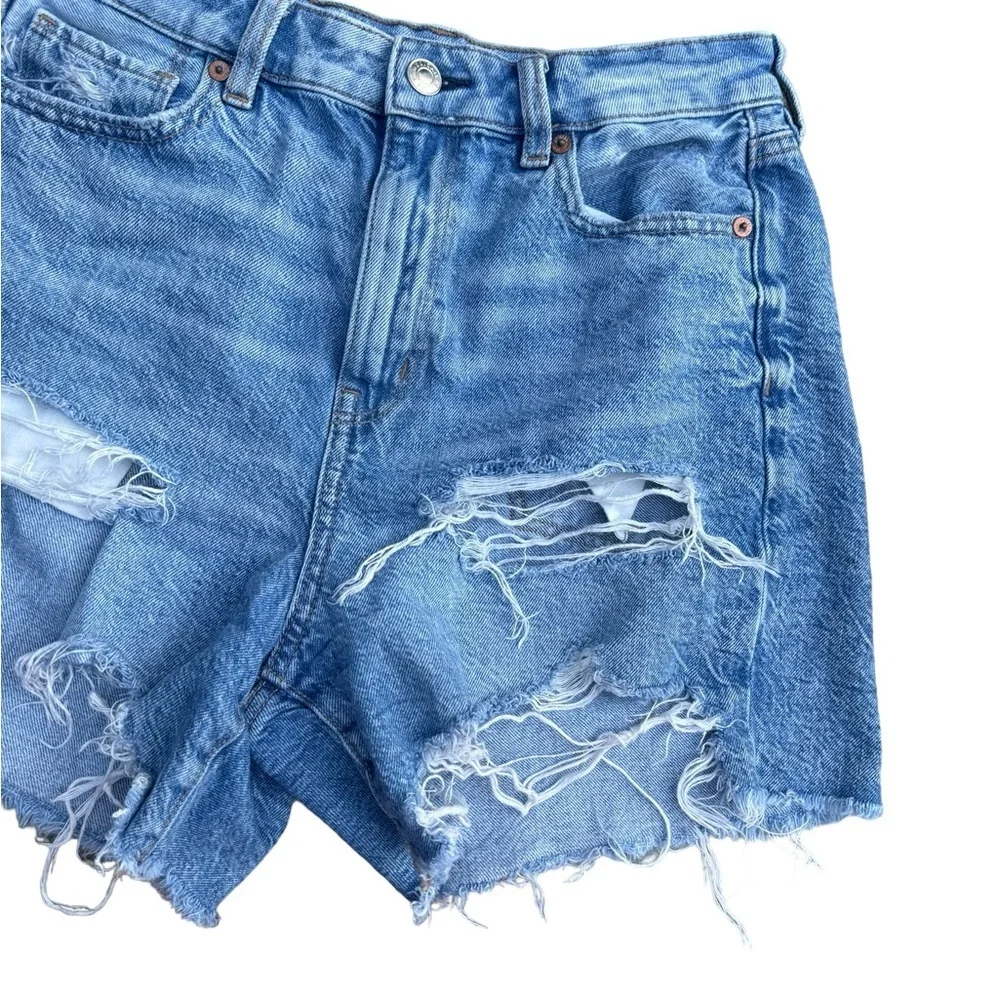 American Eagle Distressed Denim Jean Baggy Mom Shorts High Rise - Size 4